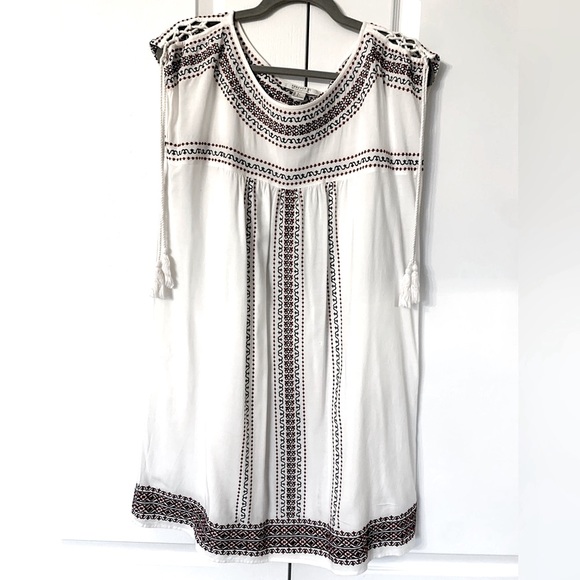 Forever 21 embroidered tunic dress - Picture 2 of 6